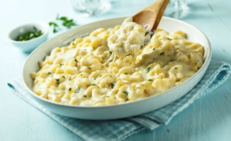 Mac and cheese - Jak zrobić idealny kremowy makaron z serem?